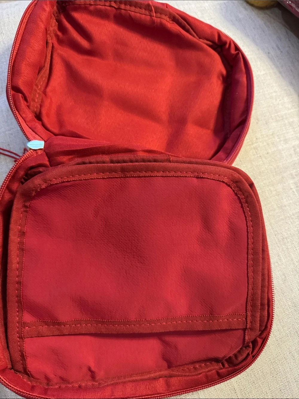 NEW RMS ICONIC RED MAKEUP COSMETICS BAG CASE PUFFER QUILTED